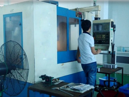 數控（kòng）龍門加工中心（xīn）